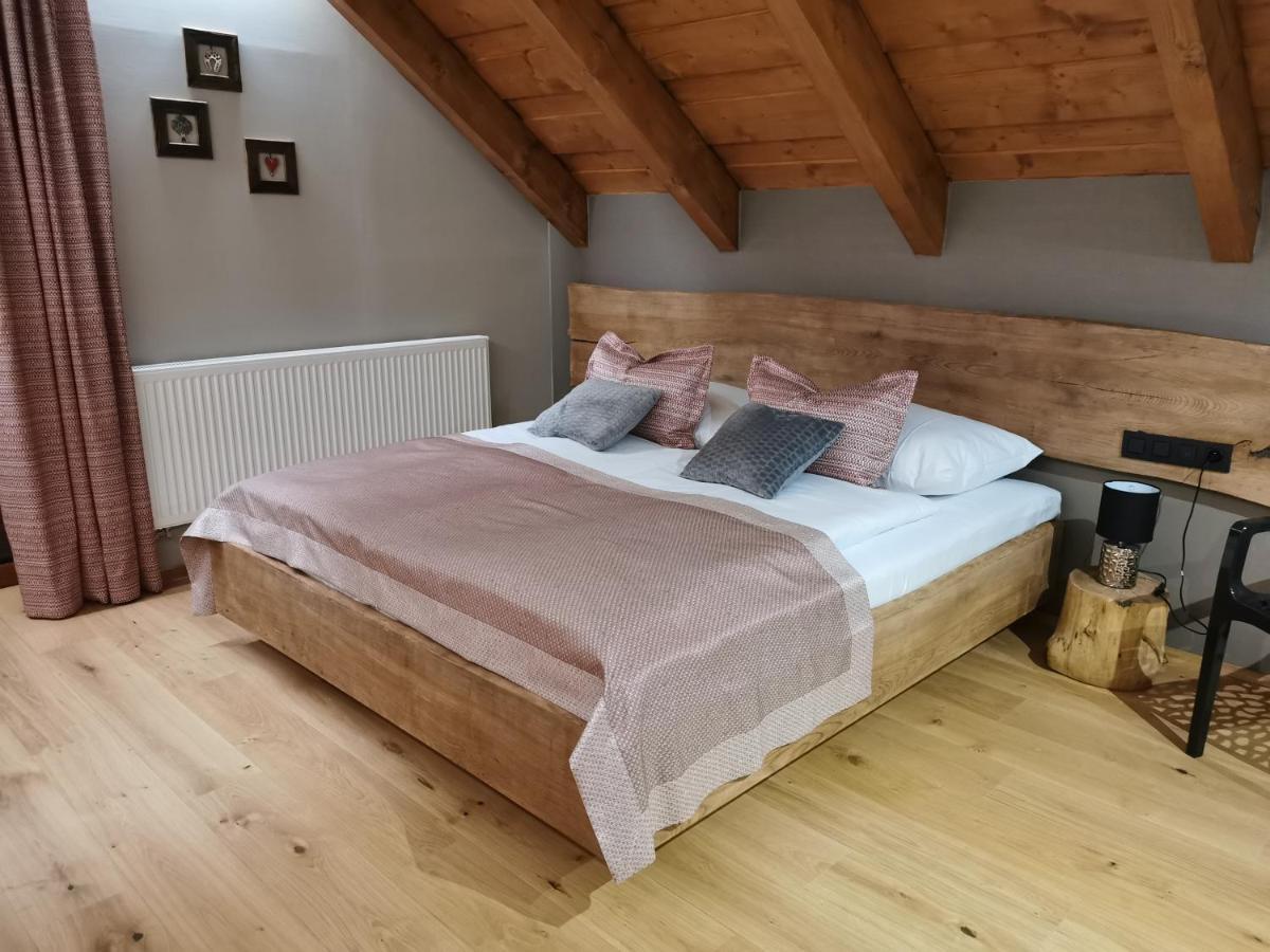 Hotel Koliba Na Vrsku Bytca Exteriér fotografie